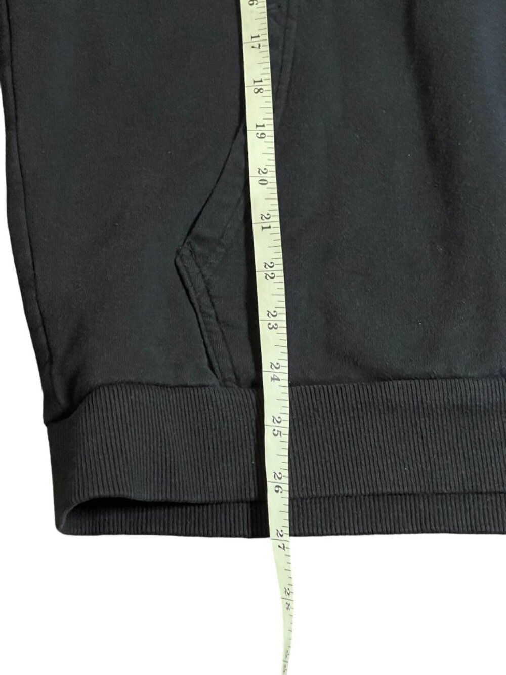Mens Black Hoodie Pullover Sweatshirt Mens Size Medium Under Armour - Picture 4 of 13